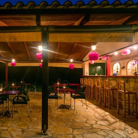 Rivendell Apartamento Áno Korakiána